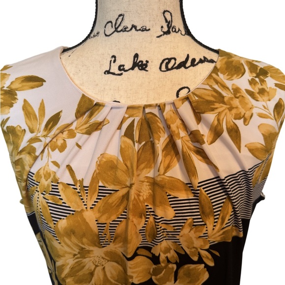 Calvin Klein Women’s Sleeveless Crew Neck Navy & Gold Floral Blouse XL NWT - Picture 2 of 8